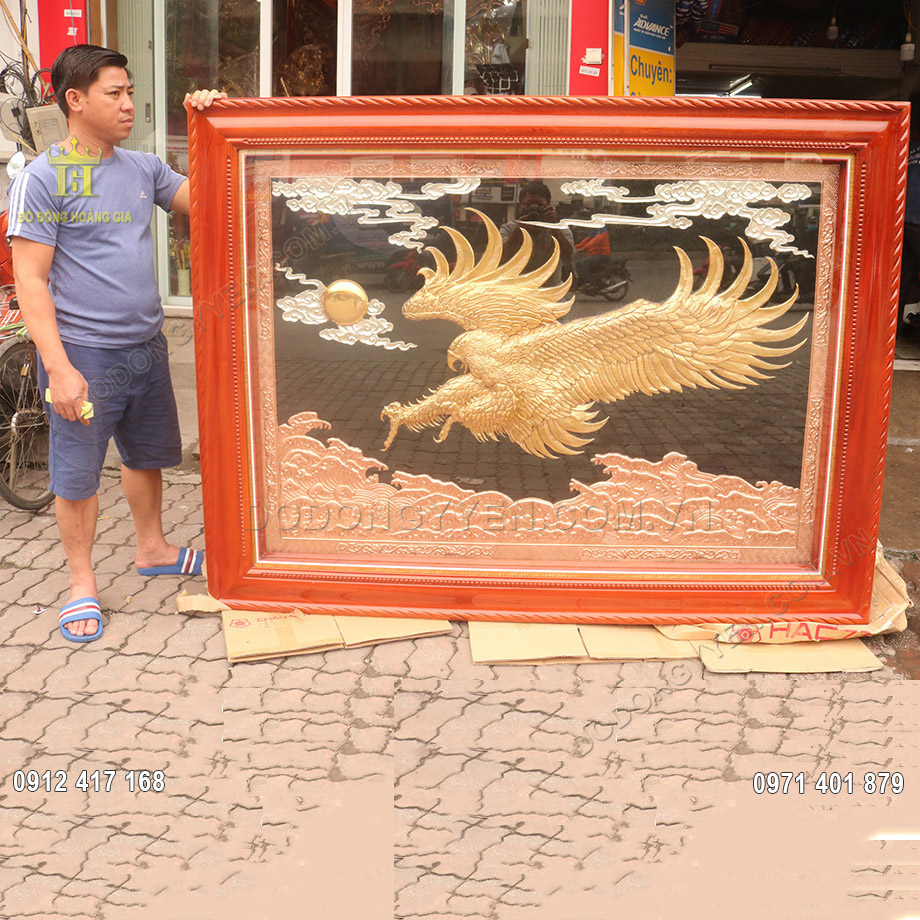 Tranh đồng đại b&agrave;ng tung c&aacute;nh mạ tam kh&iacute; 1m97